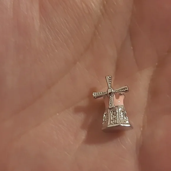 Windmill Charm ❤️ 🐶 - Picture 5 of 5